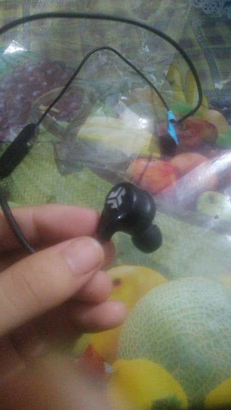 J lab Audio fit sports 3 wired earbuds 0