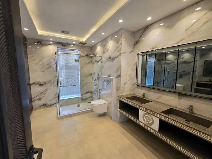 Most Luxurious 2 Kanal Classical Furnished Bungalow For Sale With Full Basement Pool And Home Theater Near Park In Phase 4 17