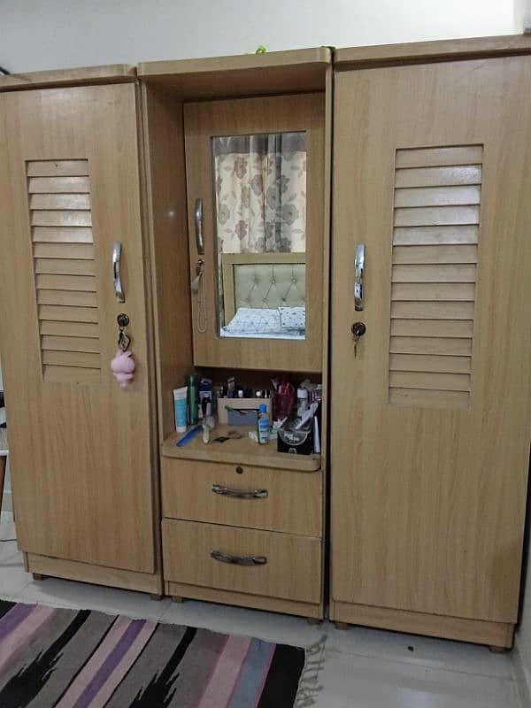 dressing with 2 door cupboard 2