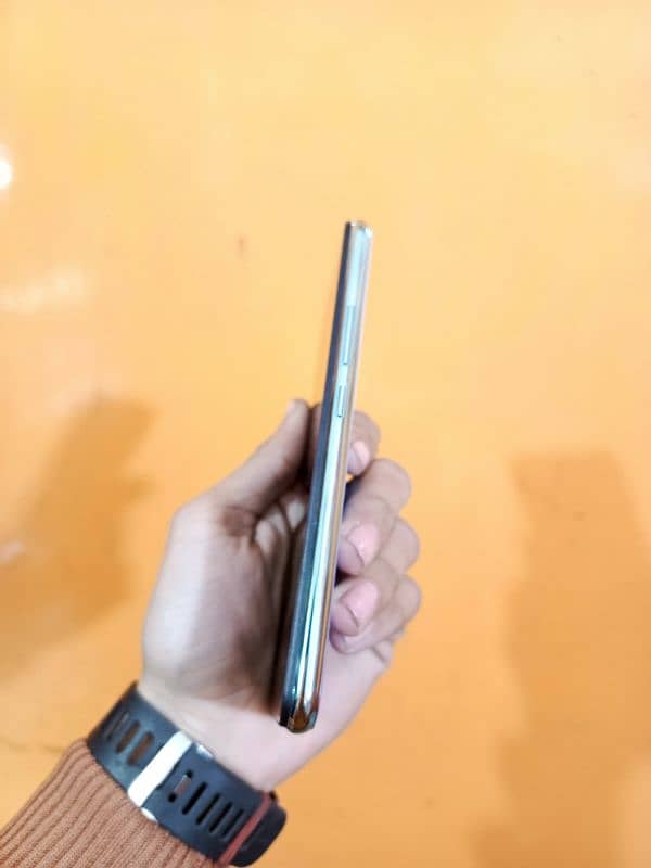 vivo y17 with box and charger 3