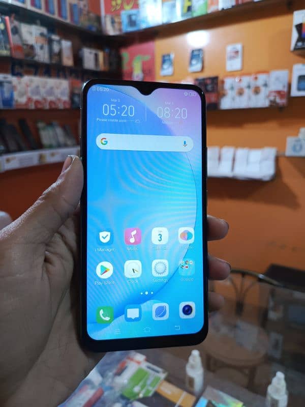 vivo y17 with box and charger 5