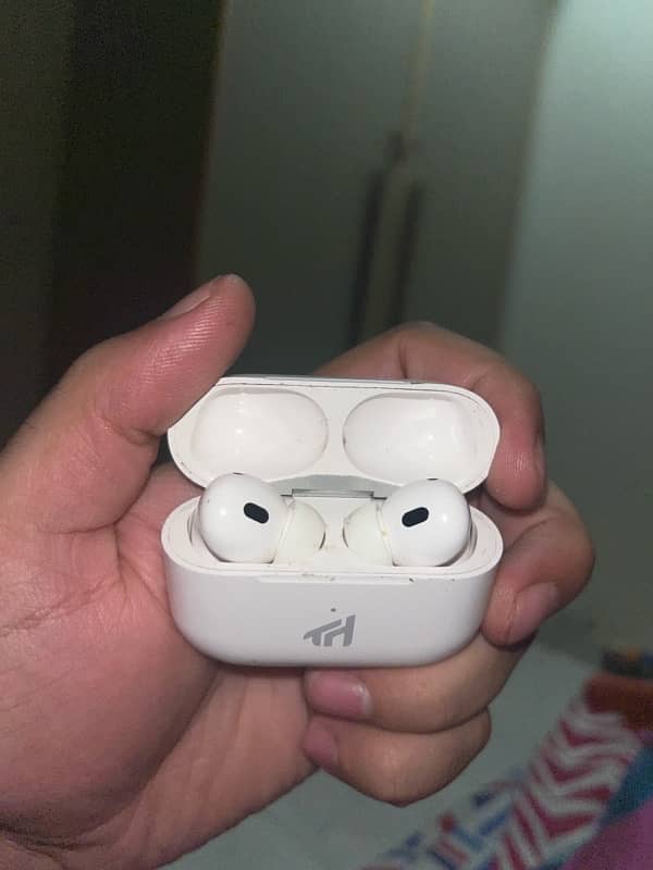 AirPods Pro 2 USB-C Pods With Case, Cleaner & Lanyard by 3