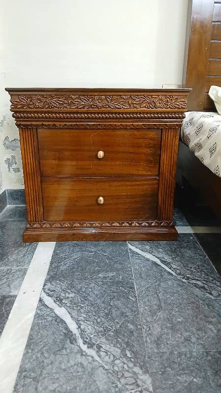 Wooden Bed, Side Table and Dressing Table. 7