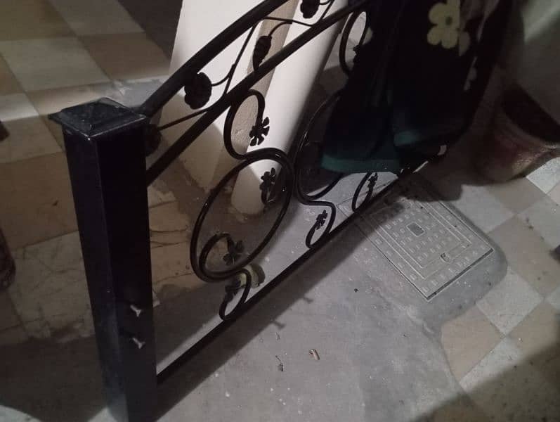 Iron rod bed for sale urgent 1