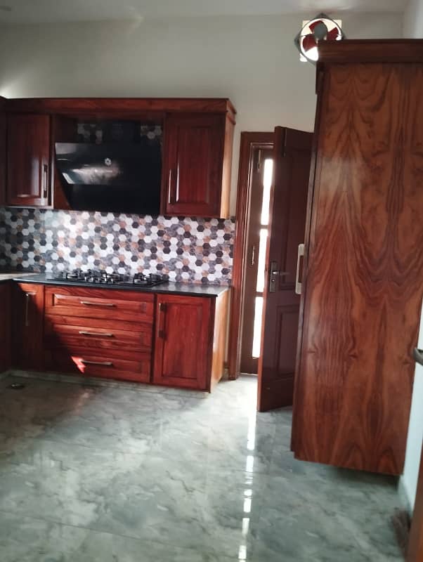 10 Marla upper portion available for rent in sector C1 4