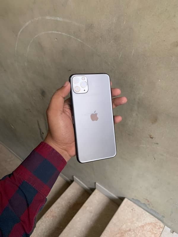 iPhone 11pro Max non pta wtaer pack 2