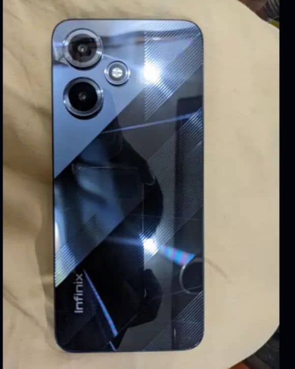 Infinix hot 30 play  4+4/64GB in Lush Condition With Box and Charger 0