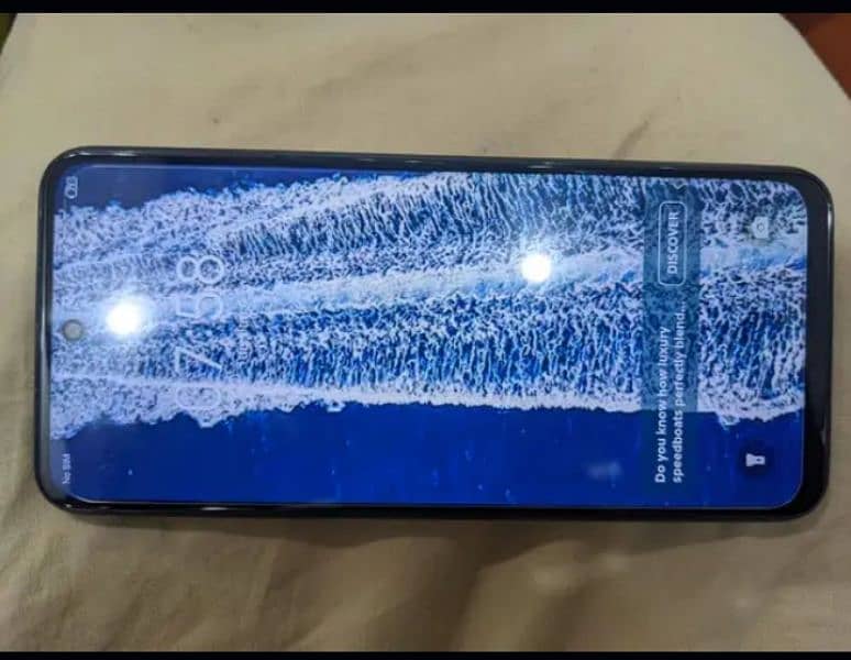 Infinix hot 30 play  4+4/64GB in Lush Condition With Box and Charger 4