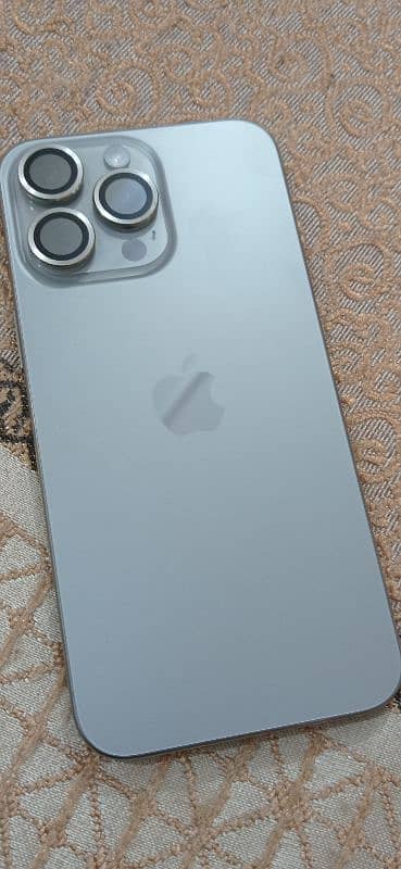 iPhone 15 Pro Max 1