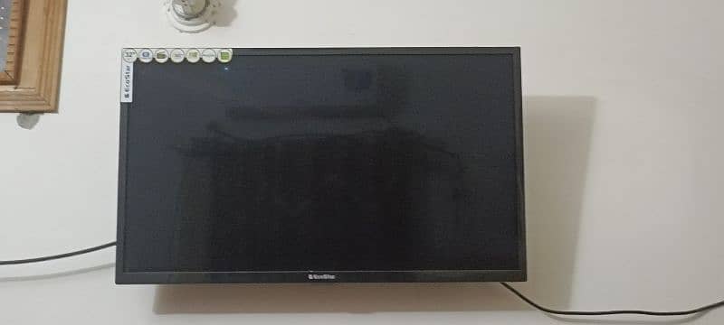 Ecostar TV 32" used like new 0