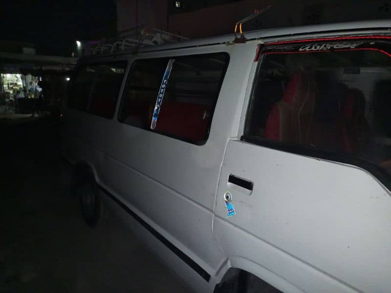 Toyota Hiace 5