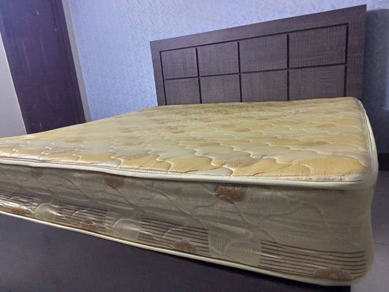 king size Bed 6 x 6.5 with mattress 1