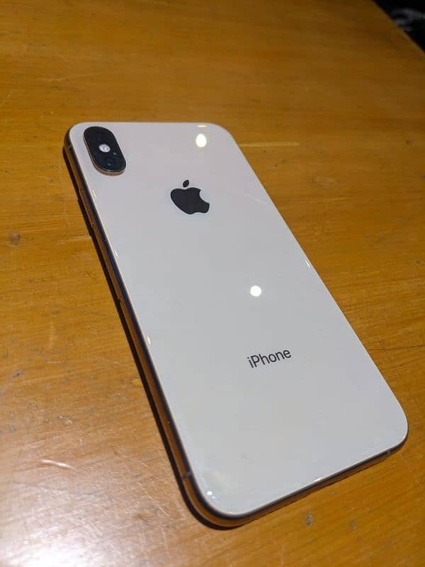 iPhone Xs 6