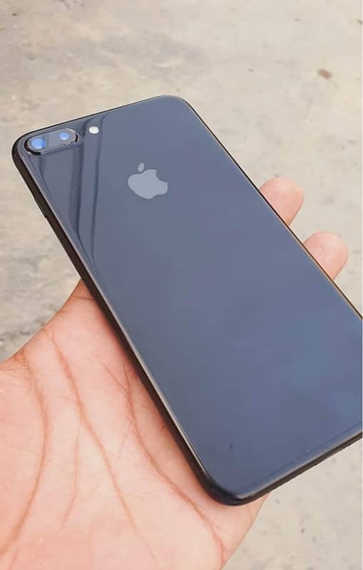 iPhone 7plus 128gb pta approved 0347-0606029 1