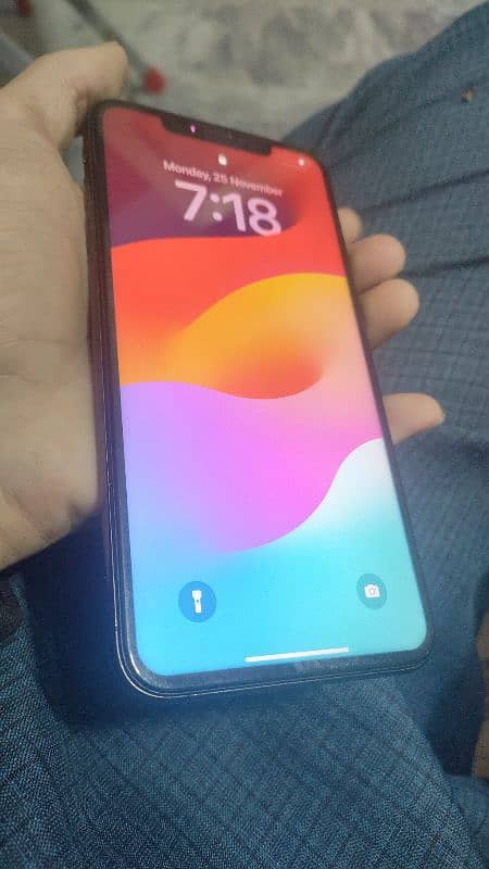 I phone xs max 64 gb non pat jv hai 3