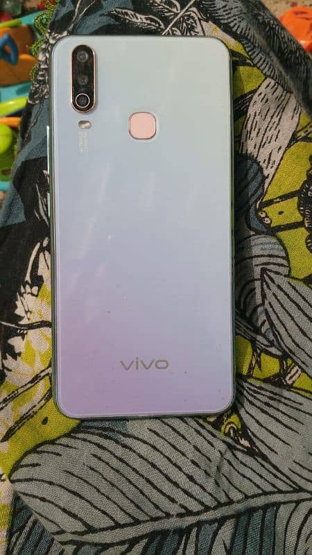 Vivo y 17 8/256 2