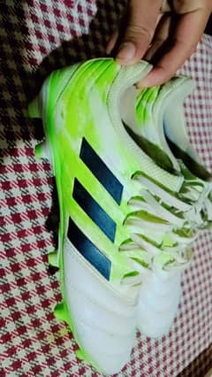 football shoes UK 9