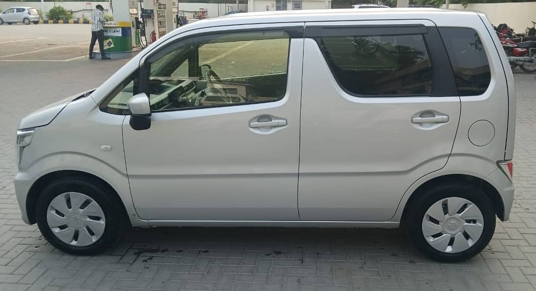 Suzuki Wagon R 2018 1