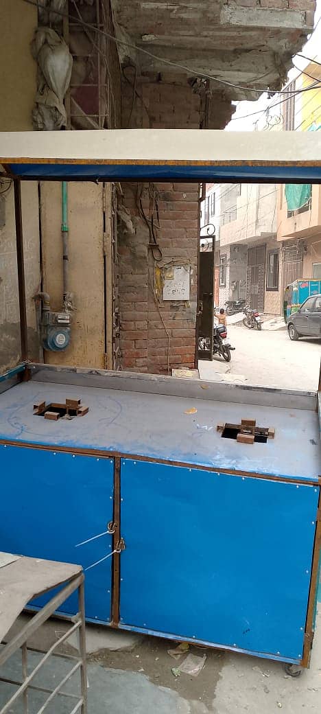 food counter with two stoves 1