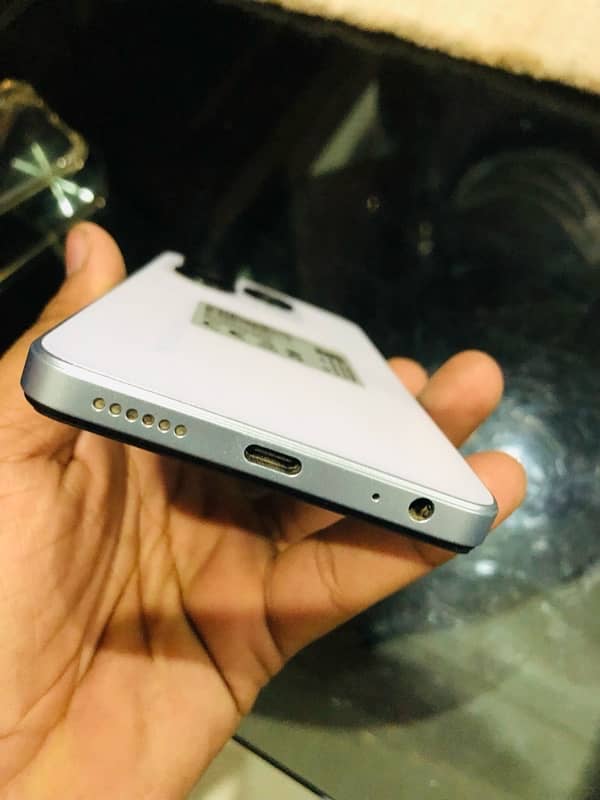 TECNO SPARK 20c 8/128 PTA APPROVED WITH BOX AND CHARGER 9