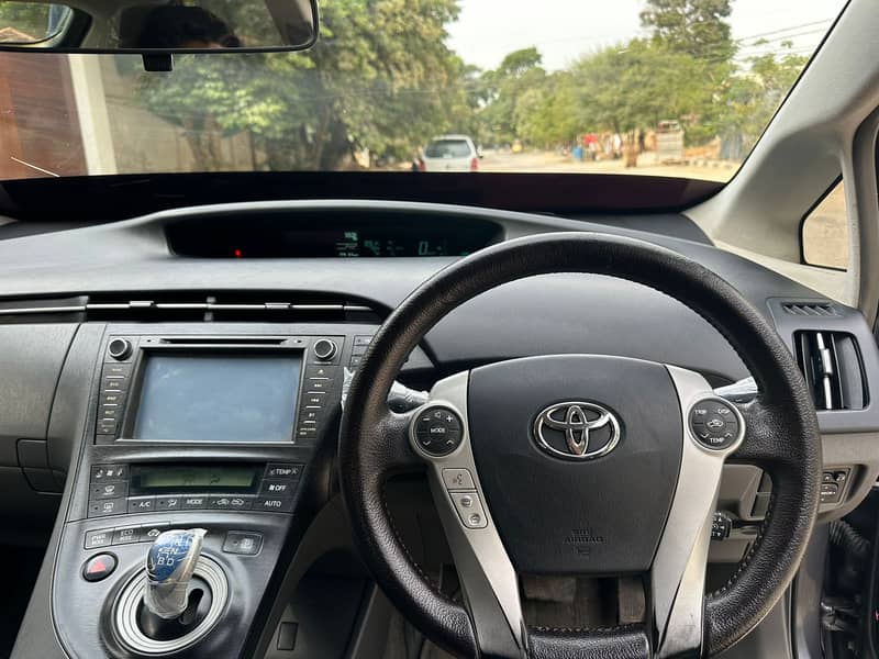 TOYOTA PRIUS S PACKAGE PACKAGE 1.8L 17