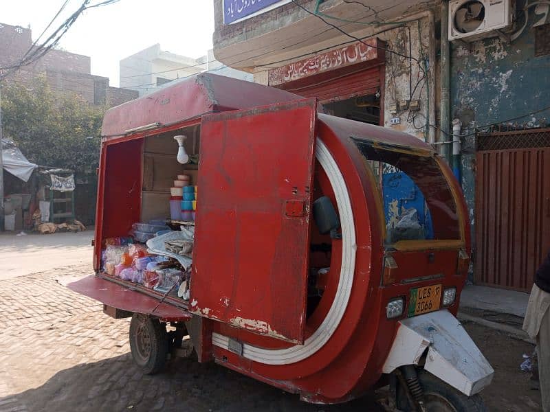 ROZGAR AUTO REDBODY SHOP RIKSHA FOR SALE HOURSE POWER 2000CC 4