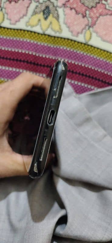 10/10 koi masla nhi hai all ok phone hai 5