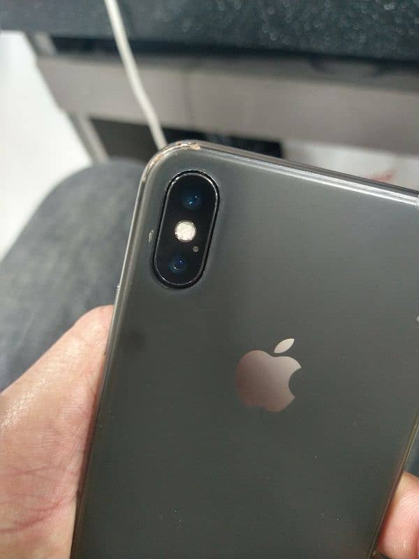 iphone X 64GB. exchange possible with iphone 11 1