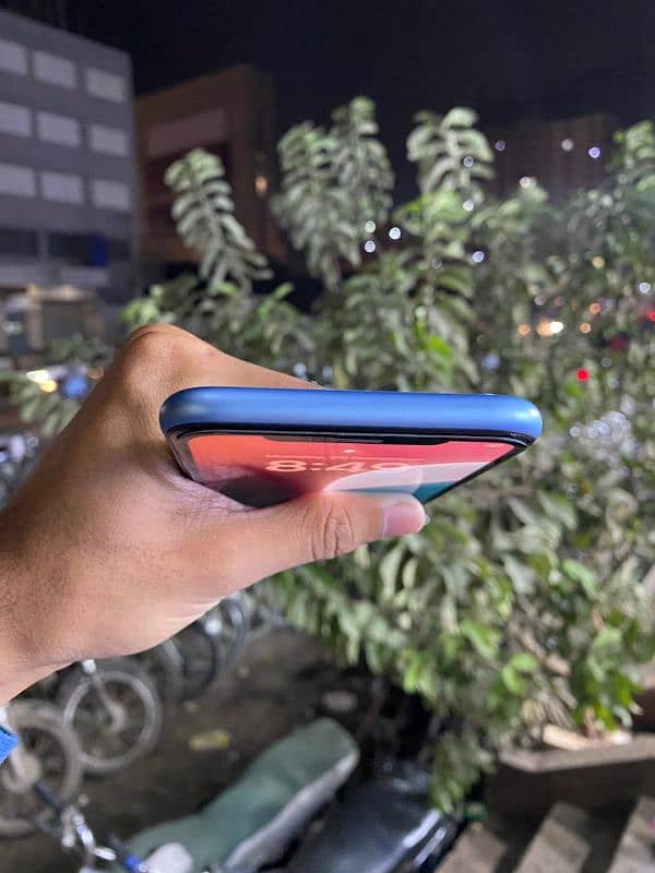 IPHONE XR 5