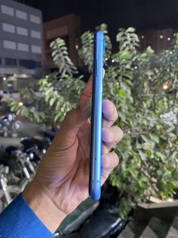 IPHONE XR 6