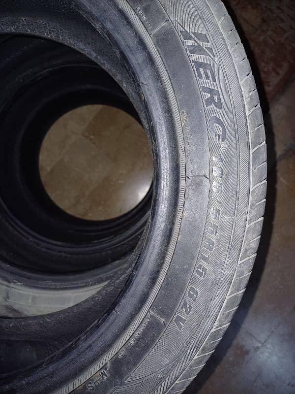 Selling 4 tubeless tyres in good condition 2