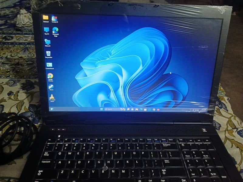 Main ne apna laptop sale kerna hai phone 03482418373 1