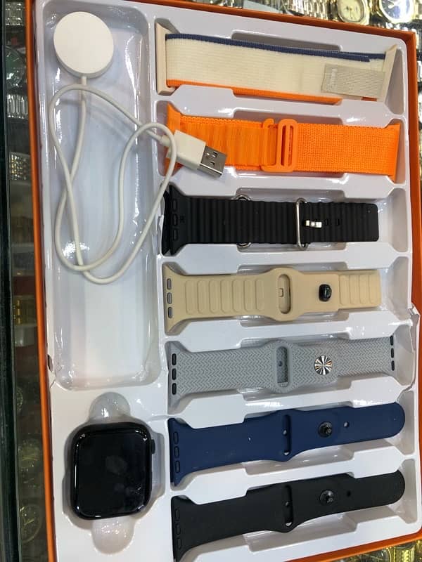 New Smartwatch With 7 Free Straps 1