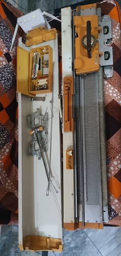 Singer Knitting Machine ( 5 gauge )