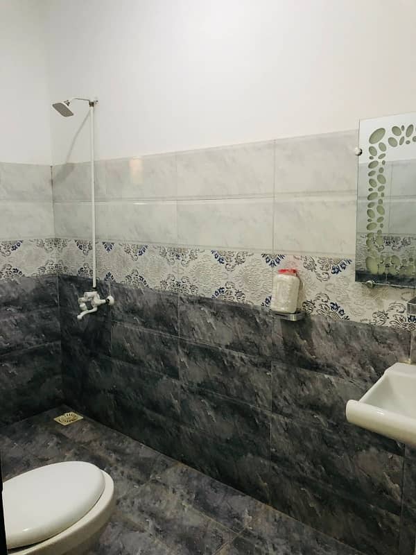 Portion 2 Side Corner First Floor Portion Excellent New Condition Prime Location North Karachi Sector 11-A  Za traders builders  And  LAW ASSOCIATE 5