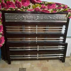 Iron bed type like new