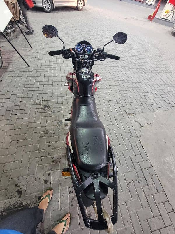 Honda Cb 150 F 2018 golden number URGENT SELL 10/9 CONDITION 1