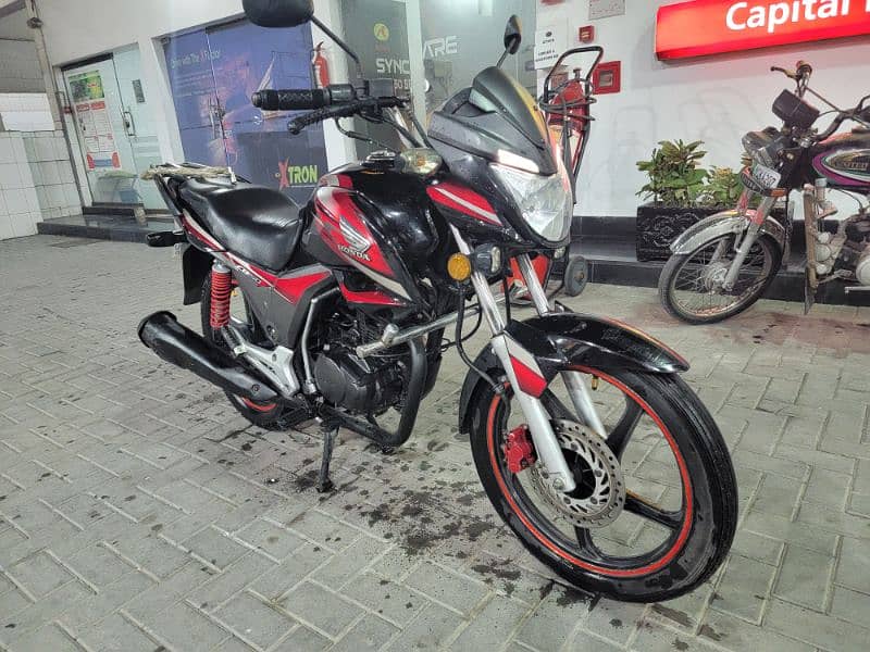 Honda Cb 150 F 2018 golden number URGENT SELL 10/9 CONDITION 2