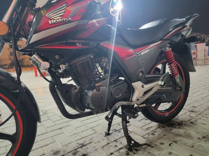 Honda Cb 150 F 2018 golden number URGENT SELL 10/9 CONDITION 5