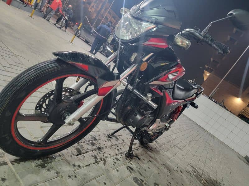 Honda Cb 150 F 2018 golden number URGENT SELL 10/9 CONDITION 6