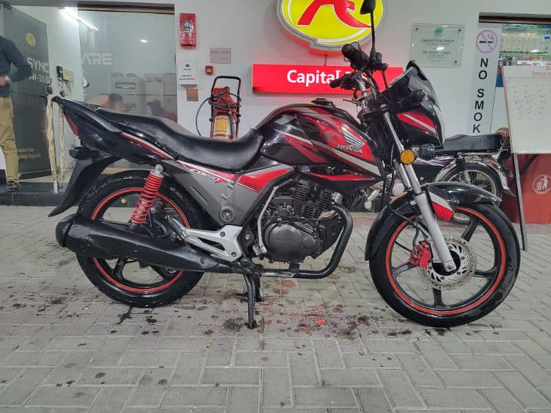 Honda Cb 150 F 2018 golden number URGENT SELL 10/9 CONDITION 7