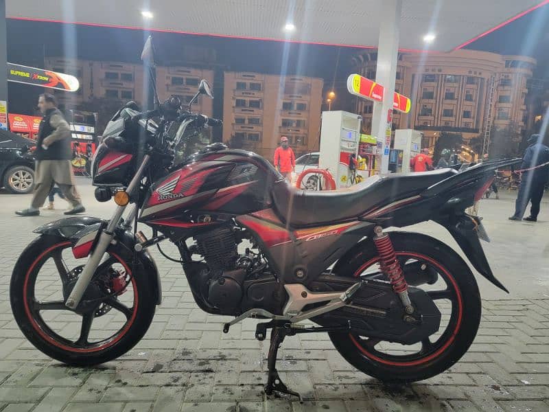 Honda Cb 150 F 2018 golden number URGENT SELL 10/9 CONDITION 9