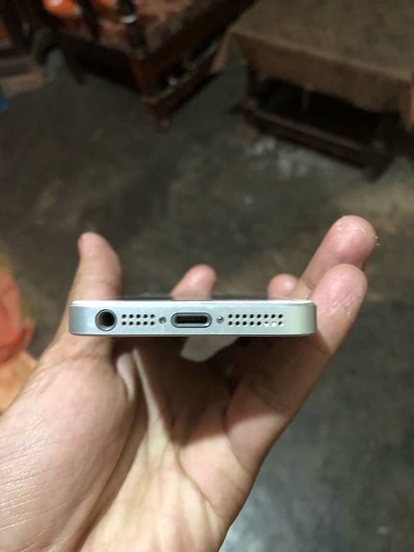 iPhone SE first generation Non pta 5