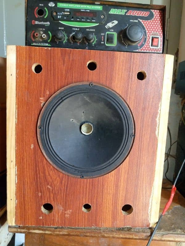 amplifire with 8" speaker 6