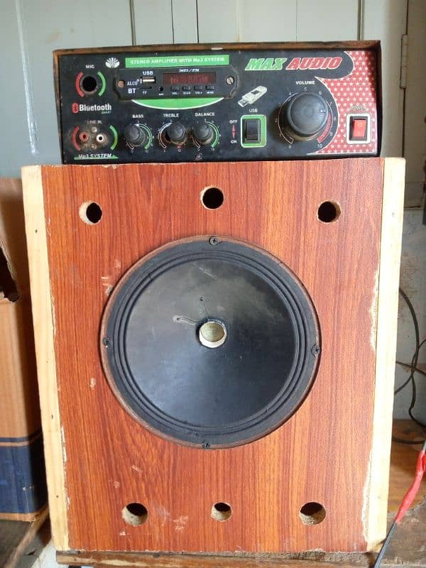 amplifire with 8" speaker 7