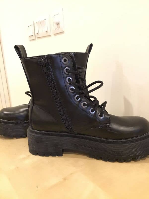 Black Boots Primark dupe doc martens 1