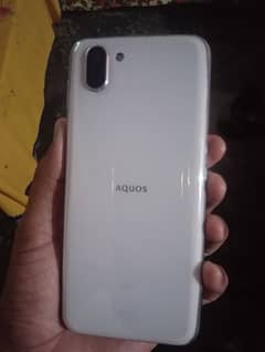 sharp Aquos r2