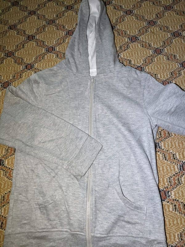 1 hoodie in just 350rs and 3 hoodie in just 900rs 2