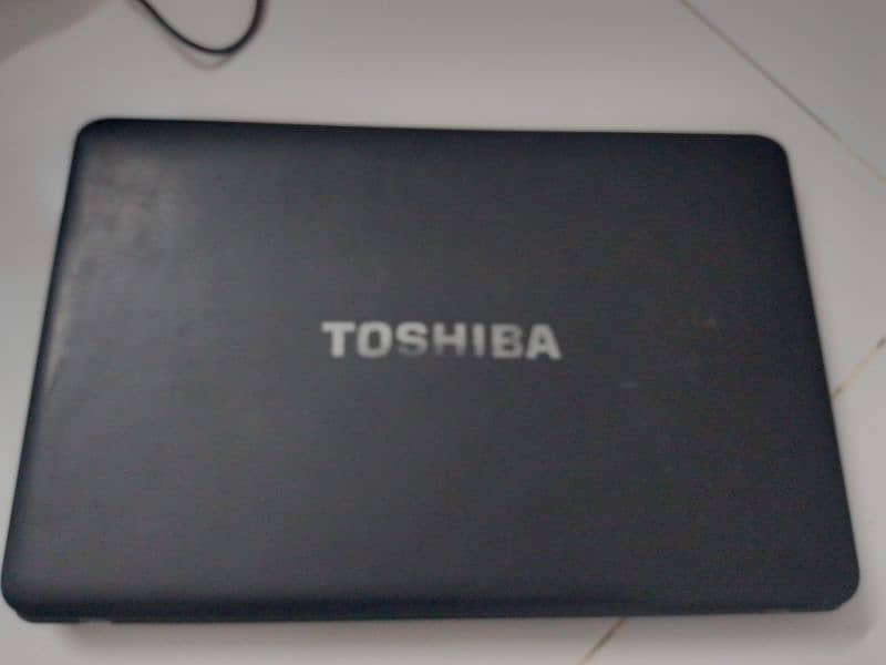 Toshiba ka laptop hai nice condition mei hai 0