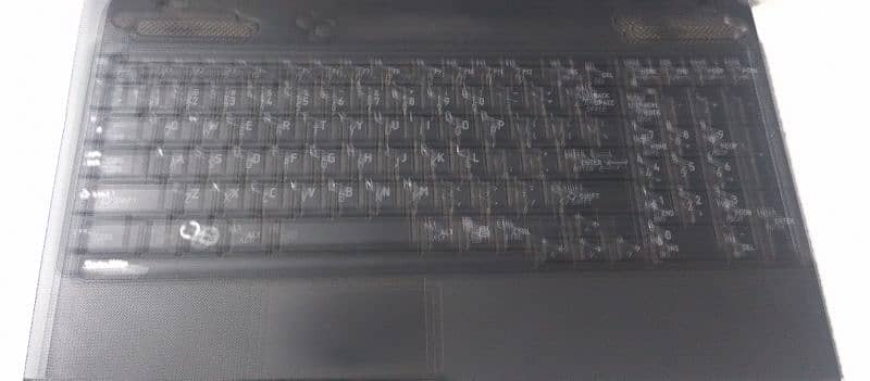 Toshiba ka laptop hai nice condition mei hai 2